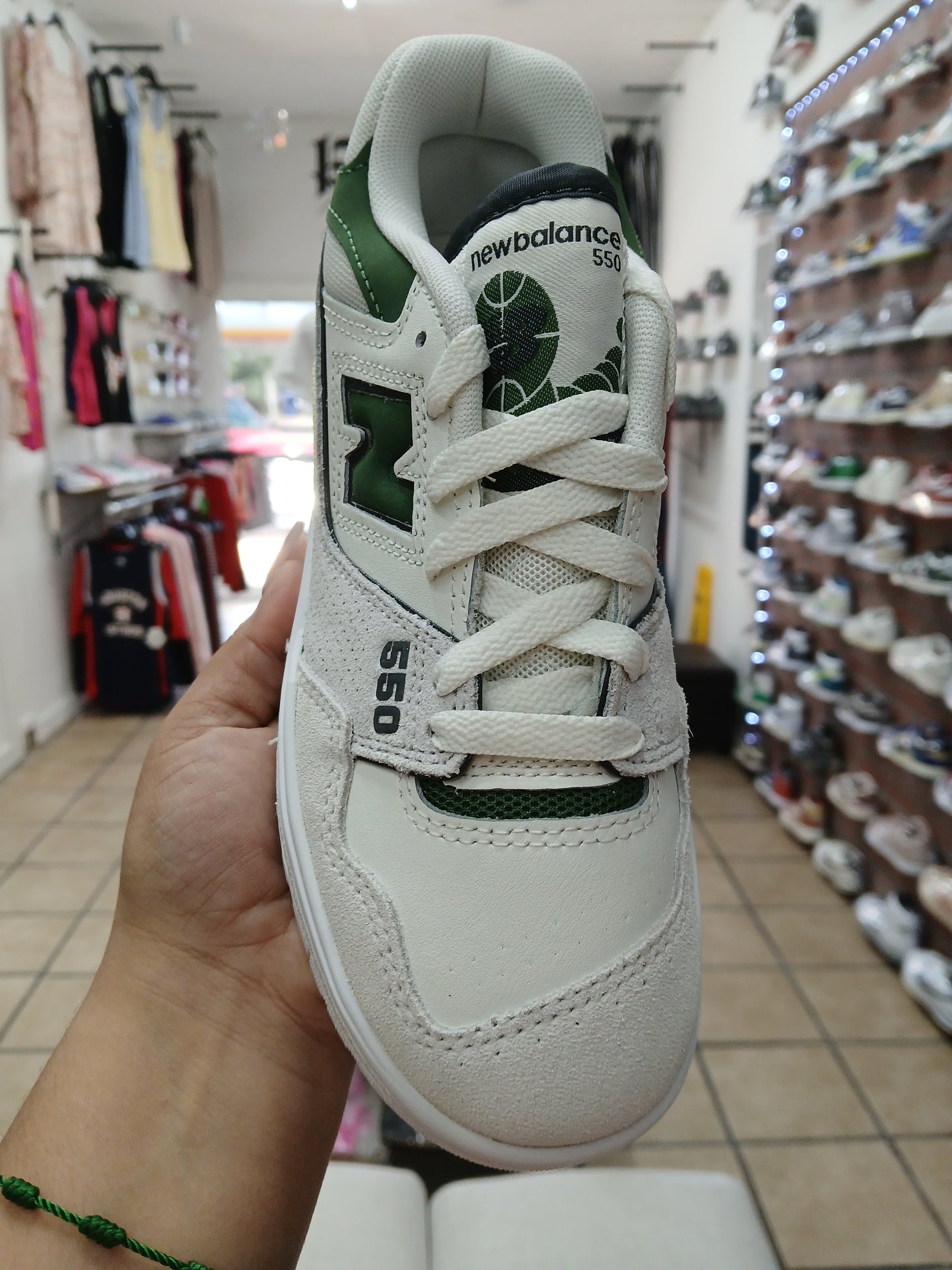 W New Balance 550 Sneakers