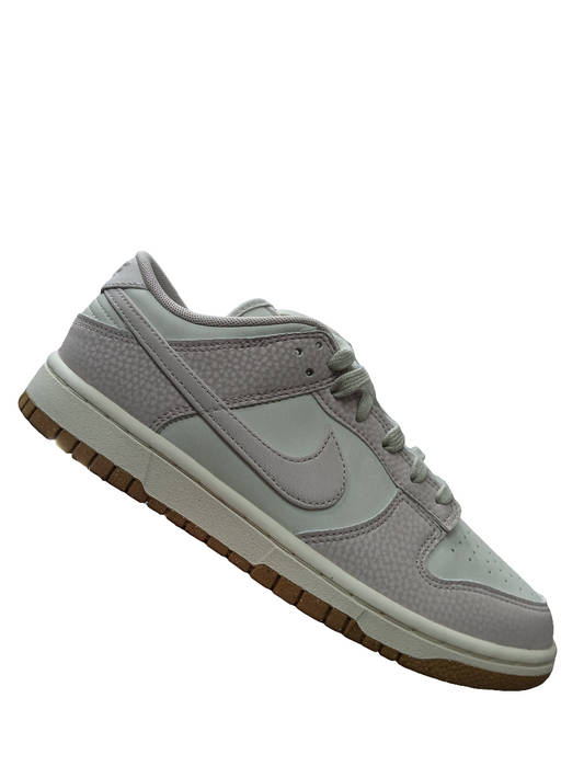 W Nike Dunk Low