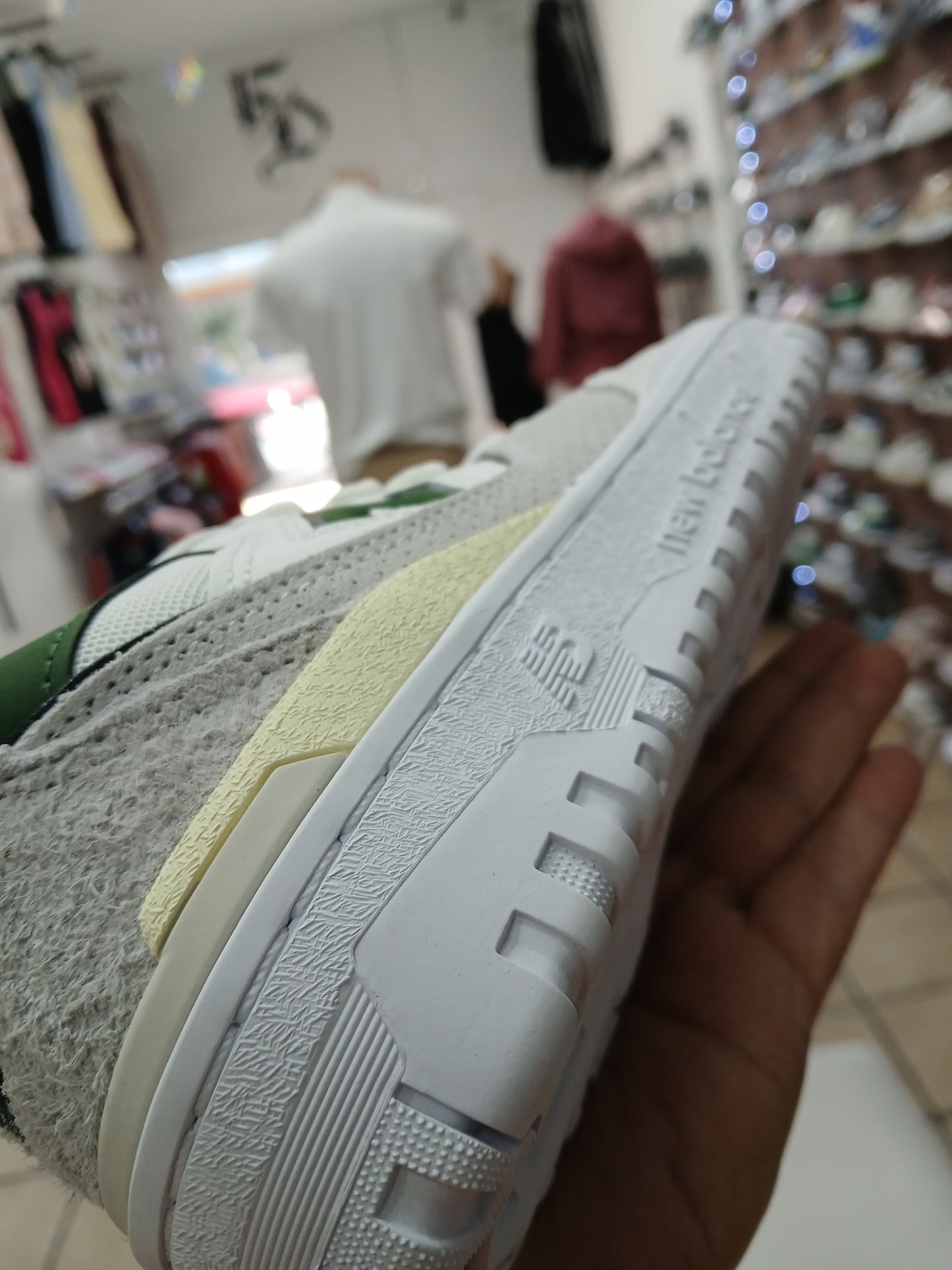 W New Balance 550 Sneakers