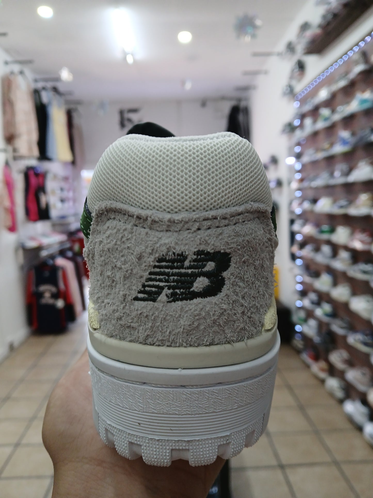 W New Balance 550 Sneakers